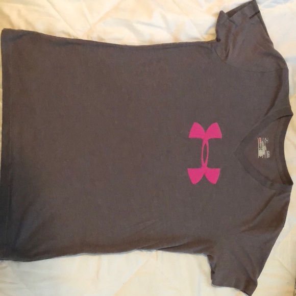 Under Armour Tops - EUC Small Under Armour T-shirt
